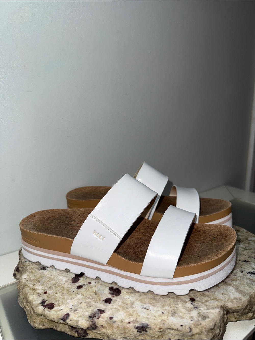 Reef Cushion Vista Hi Women's Arch Support Sandals White Dual-Strap Cork Sz 9 - Picture 2 of 13